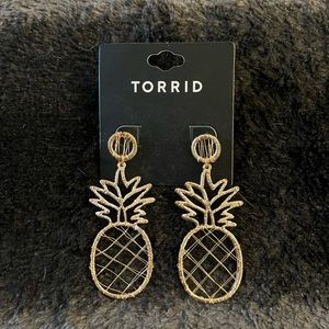 NWT Torrid Pineapple Earring Gold